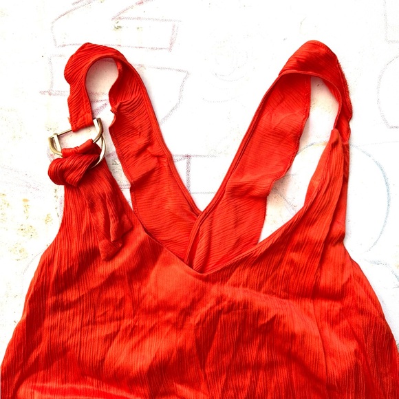 Studio F Orange Deep V-Neck Top with Cross Lines Detai in Back. - Picture 4 of 8